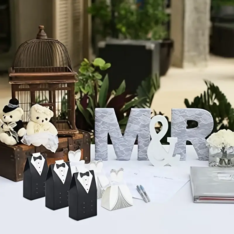 Bride & Groom Wedding Favor Boxes - Pack 50