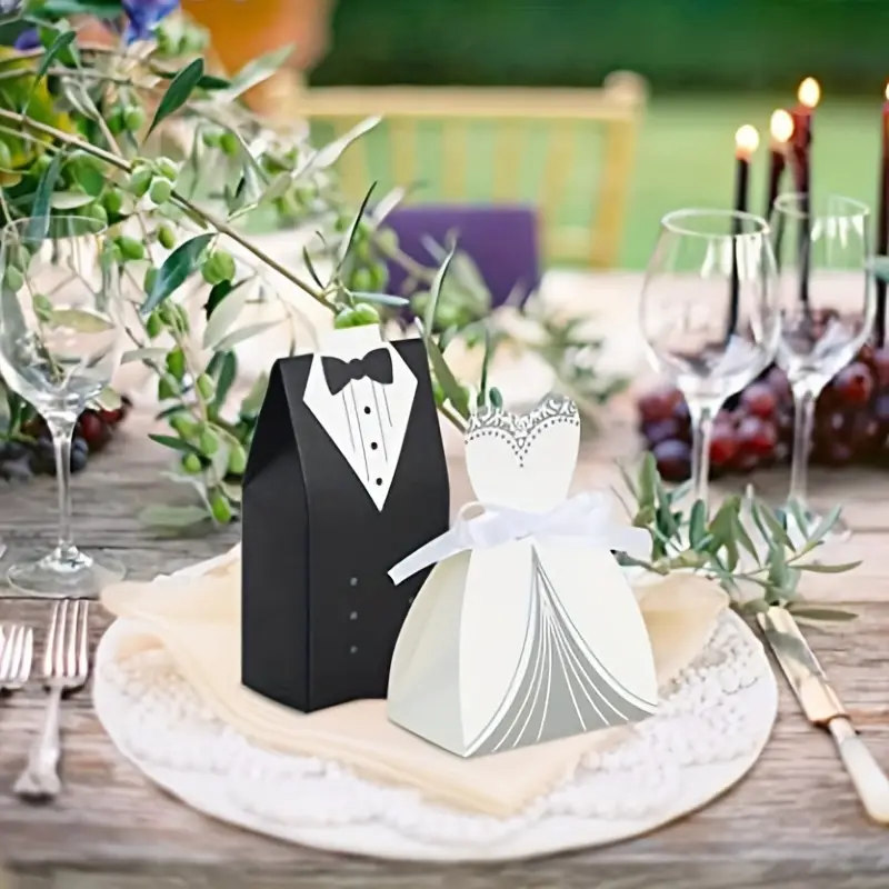 Bride & Groom Wedding Favor Boxes - Pack 50