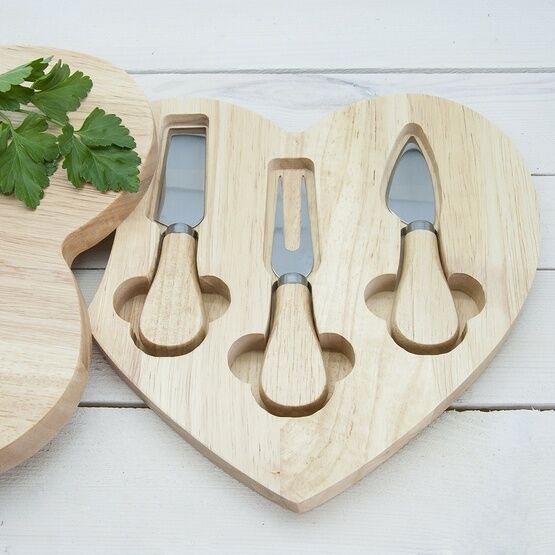 Rubberwood Heart Shaped Cheese Board with 3 Piece Accessory Set