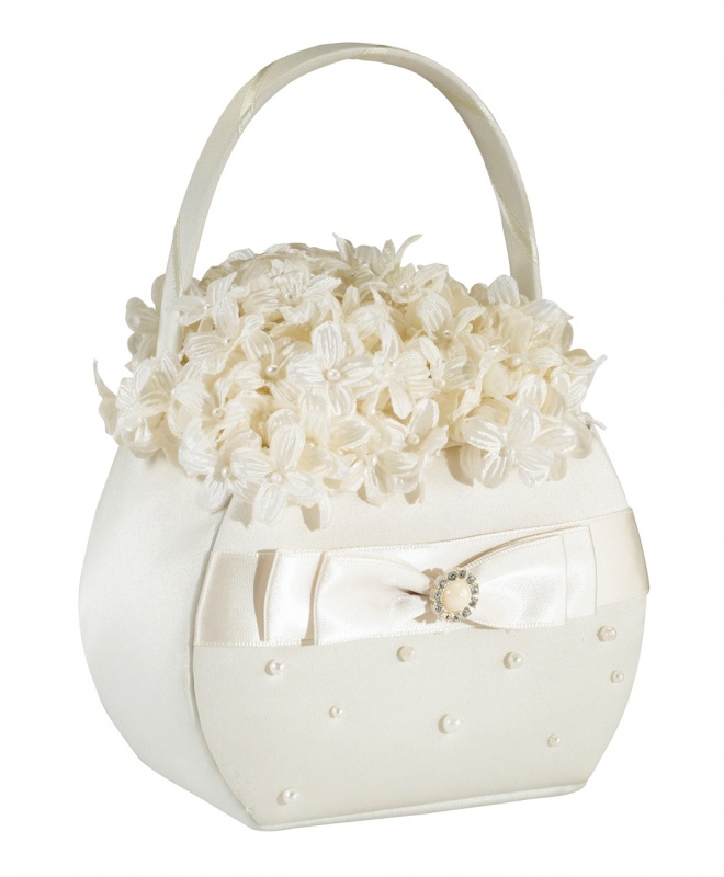 Scattered Pearl Flower Basket ~ Ivory